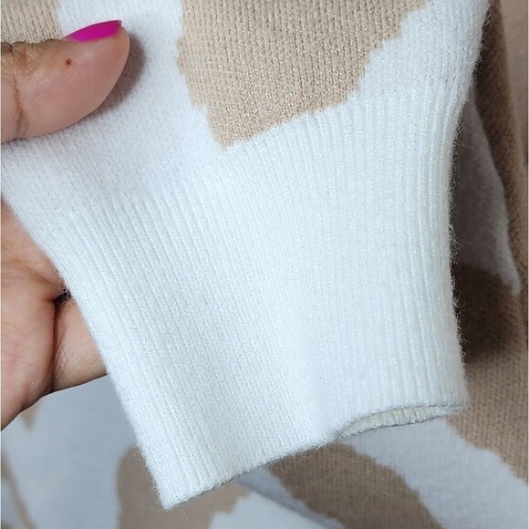 Forever 21 Oatmeal Ecru Zebra Pattern Mock Neck Sweater - Picture 6 of 11